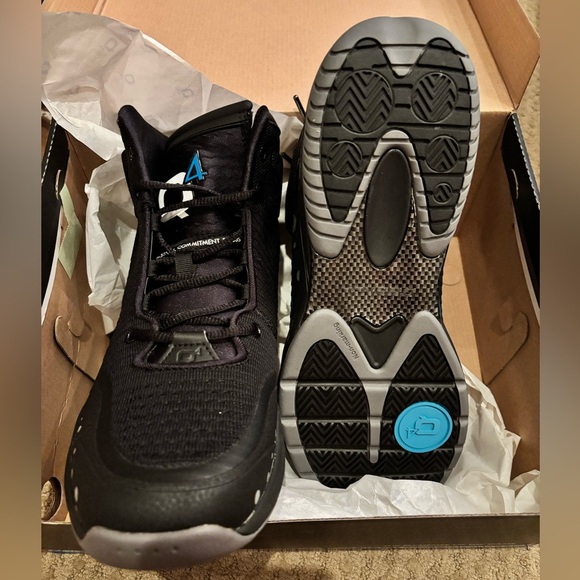 2 for $70!! NEW High-Top Sneakers with Blue Details- 11.5 - Picture 3 of 4